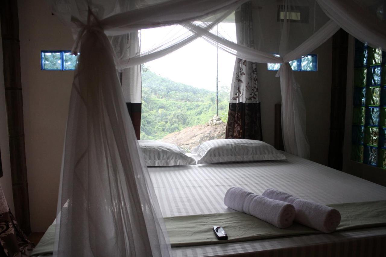 On The Rocks Bungalows, Restaurant And Jungle Trekking Tours Букіт-Лаванґ Екстер'єр фото