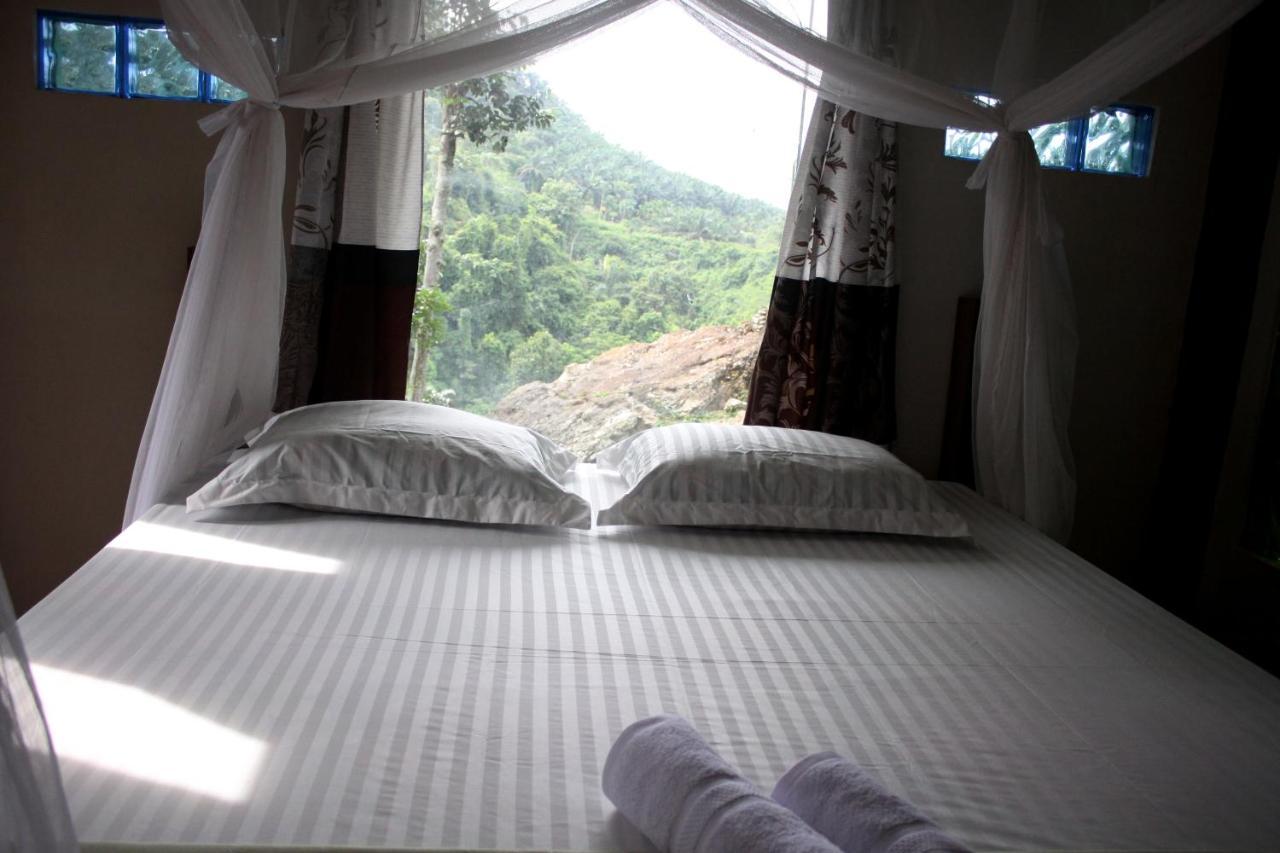On The Rocks Bungalows, Restaurant And Jungle Trekking Tours Букіт-Лаванґ Екстер'єр фото