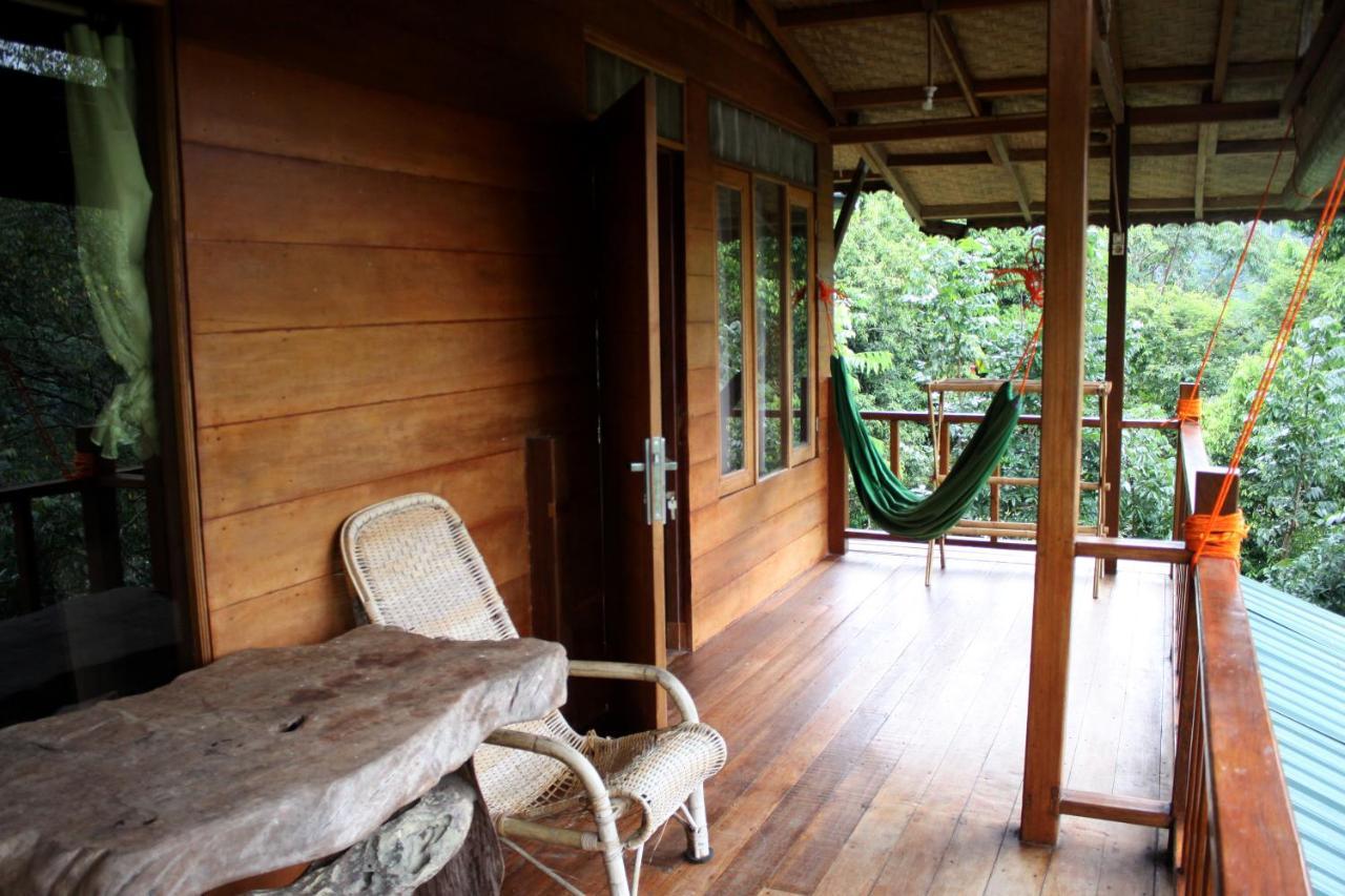 On The Rocks Bungalows, Restaurant And Jungle Trekking Tours Букіт-Лаванґ Екстер'єр фото