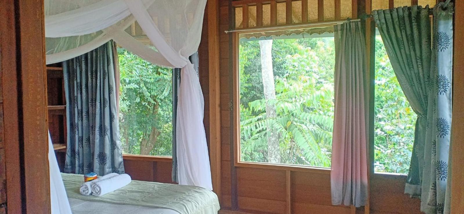 On The Rocks Bungalows, Restaurant And Jungle Trekking Tours Букіт-Лаванґ Екстер'єр фото