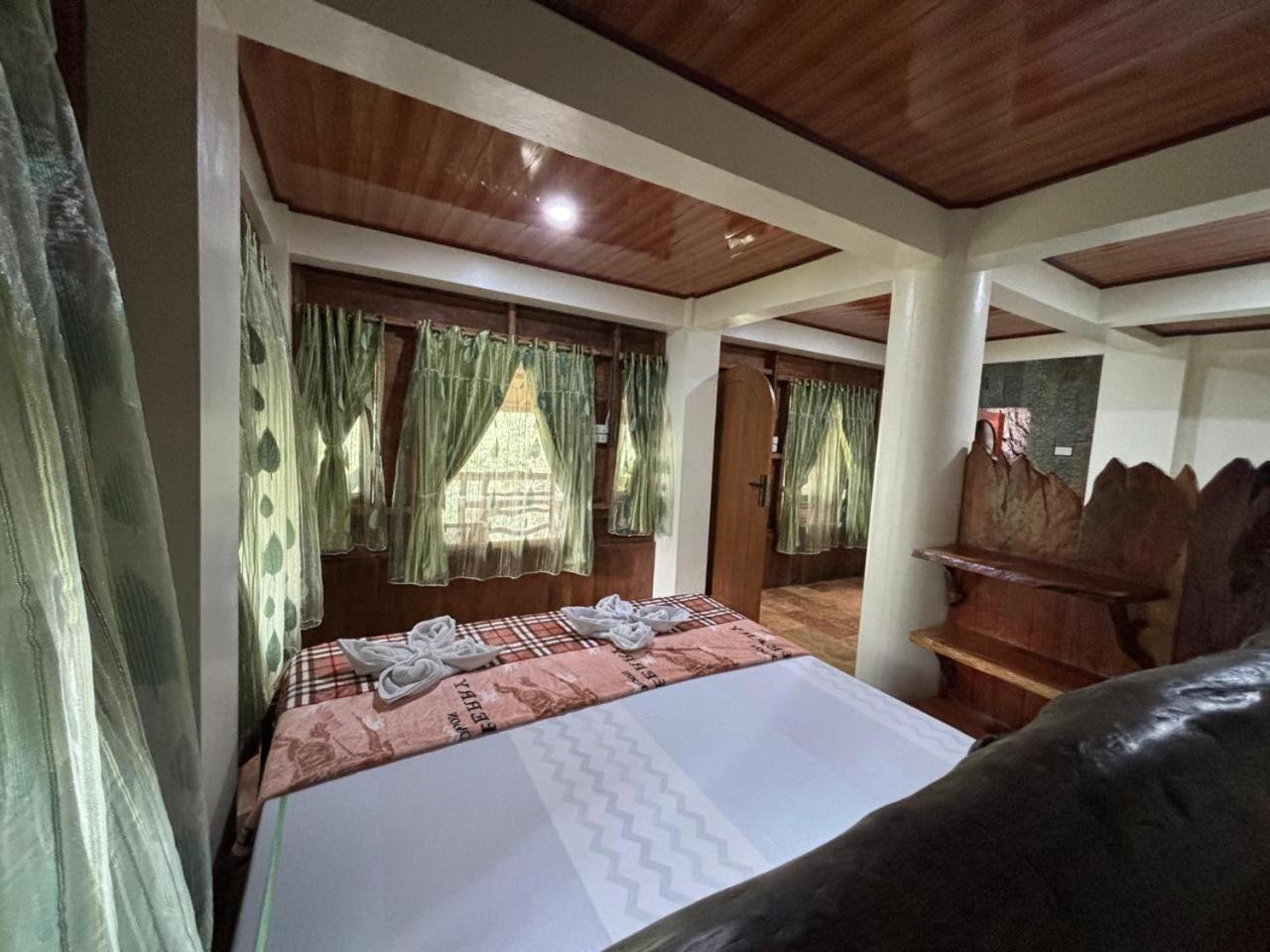 On The Rocks Bungalows, Restaurant And Jungle Trekking Tours Букіт-Лаванґ Екстер'єр фото