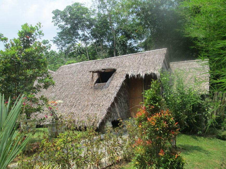 On The Rocks Bungalows, Restaurant And Jungle Trekking Tours Букіт-Лаванґ Екстер'єр фото
