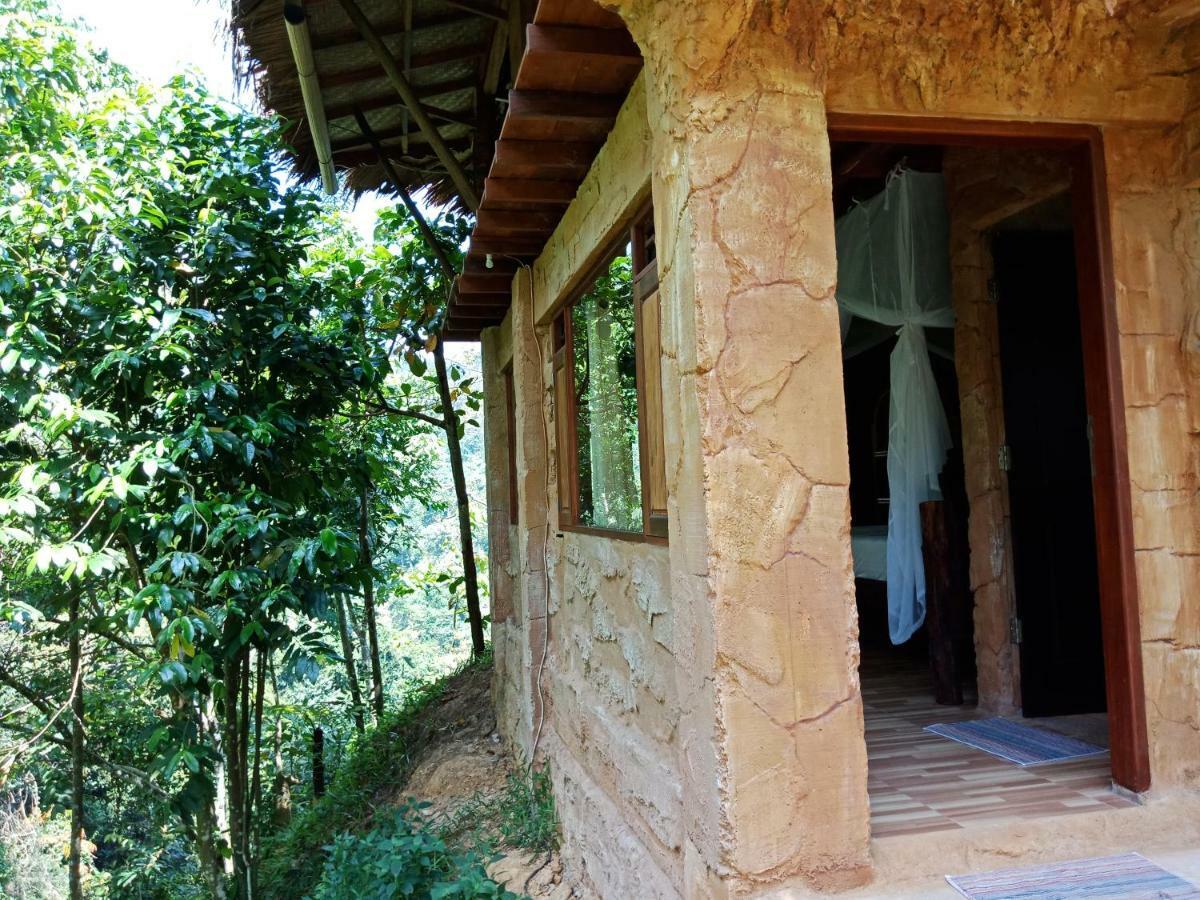 On The Rocks Bungalows, Restaurant And Jungle Trekking Tours Букіт-Лаванґ Екстер'єр фото